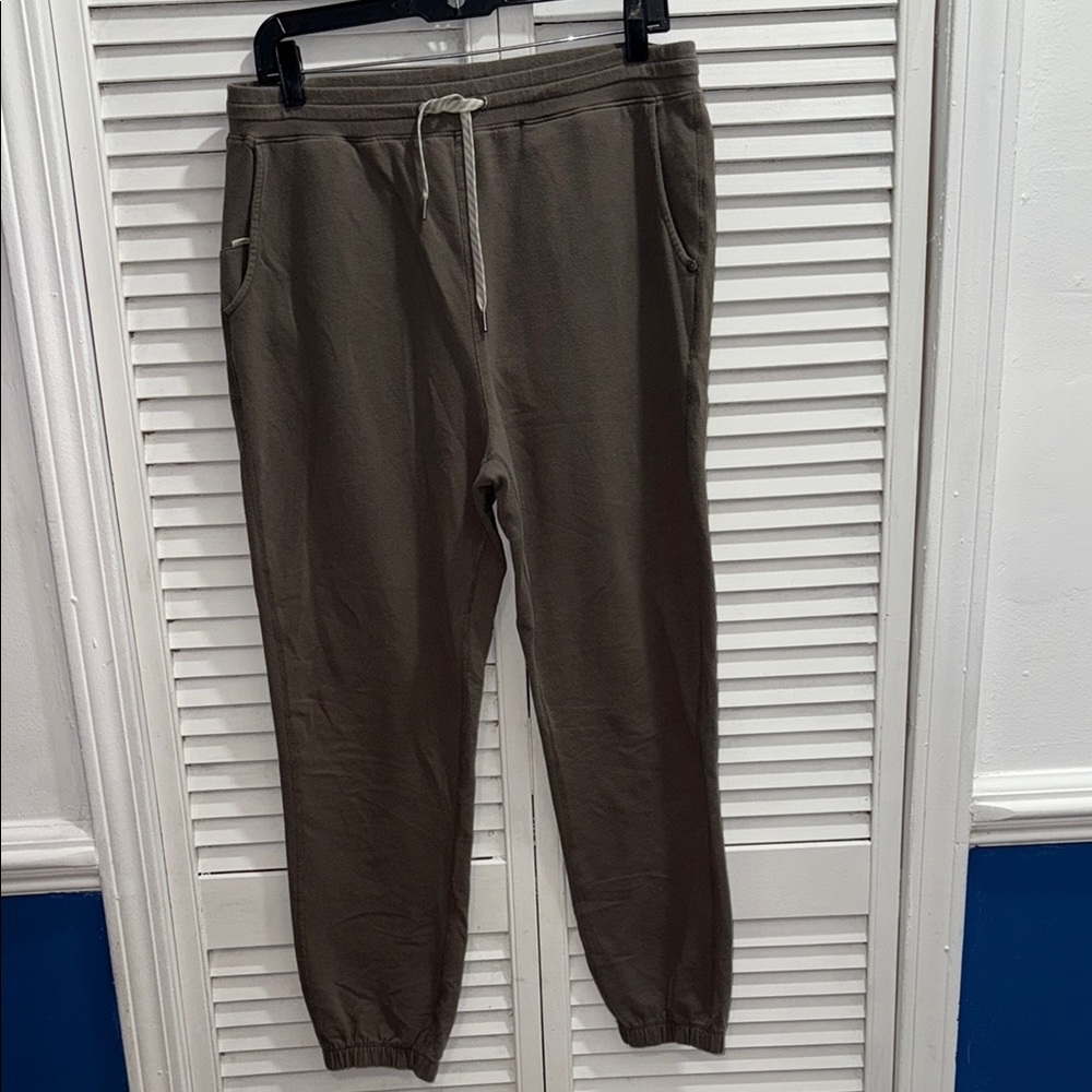 Vuori Women's Track Pants - Earthy Green